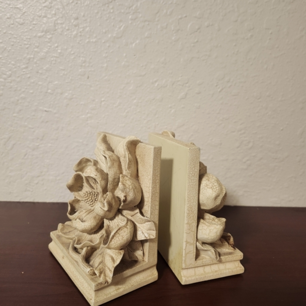 Elegant Cream Floral Bookends